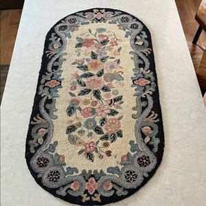Antique 1930’s  wool Hand Hooked Rug floral swirl  Bordered  Edge oval colorful